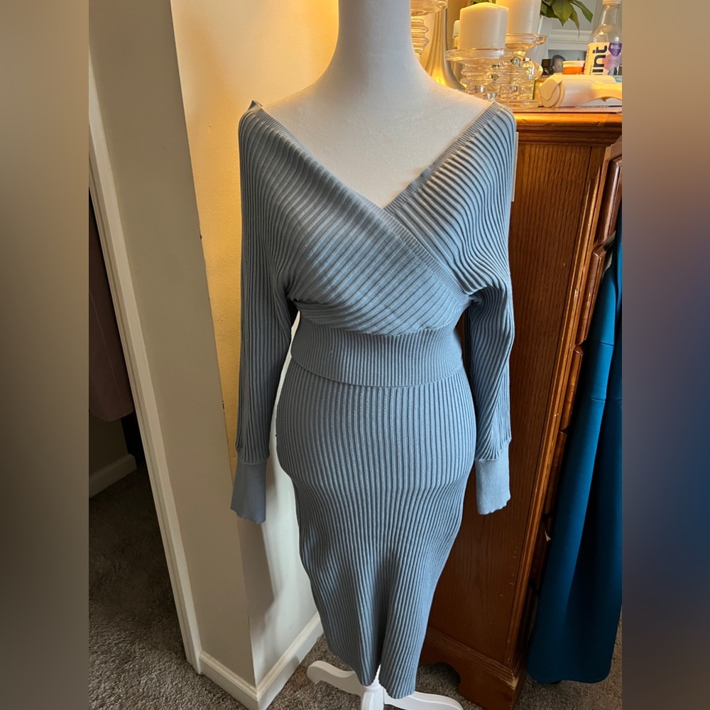 Simplee 2pc sweater dress set - knee length- size large- never worn